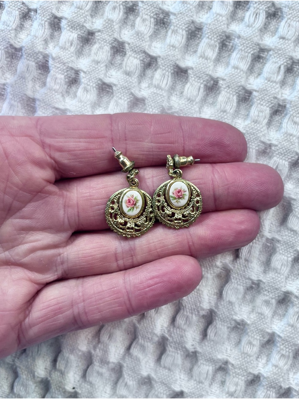 Vintage Gold Tone Filigree Pink Rose Porcelain Drop Earrings